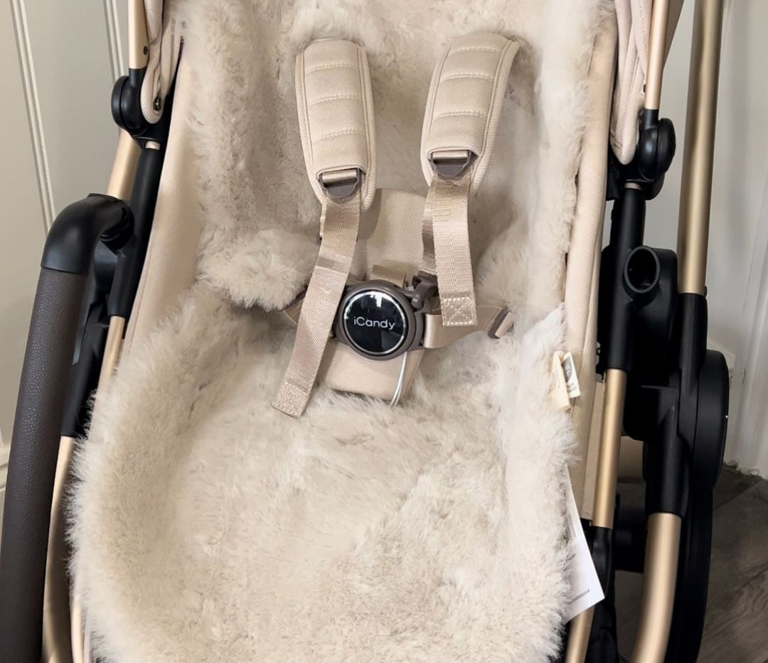  iCandy pram lined with Baa Baby sheepskin pram liner