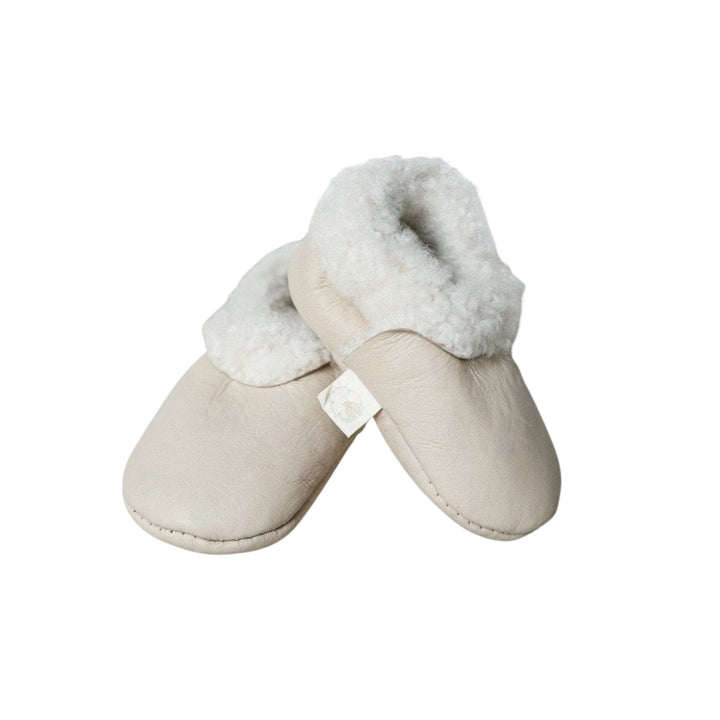 Sustainable High-Quality Nappa Sheepskin Baby Booties in CreamBaa Baby Lambskin Booties Pebble