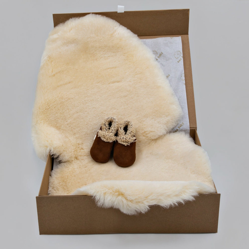 Honey Sheepskin Pram Liner Gift Bundle with Booties